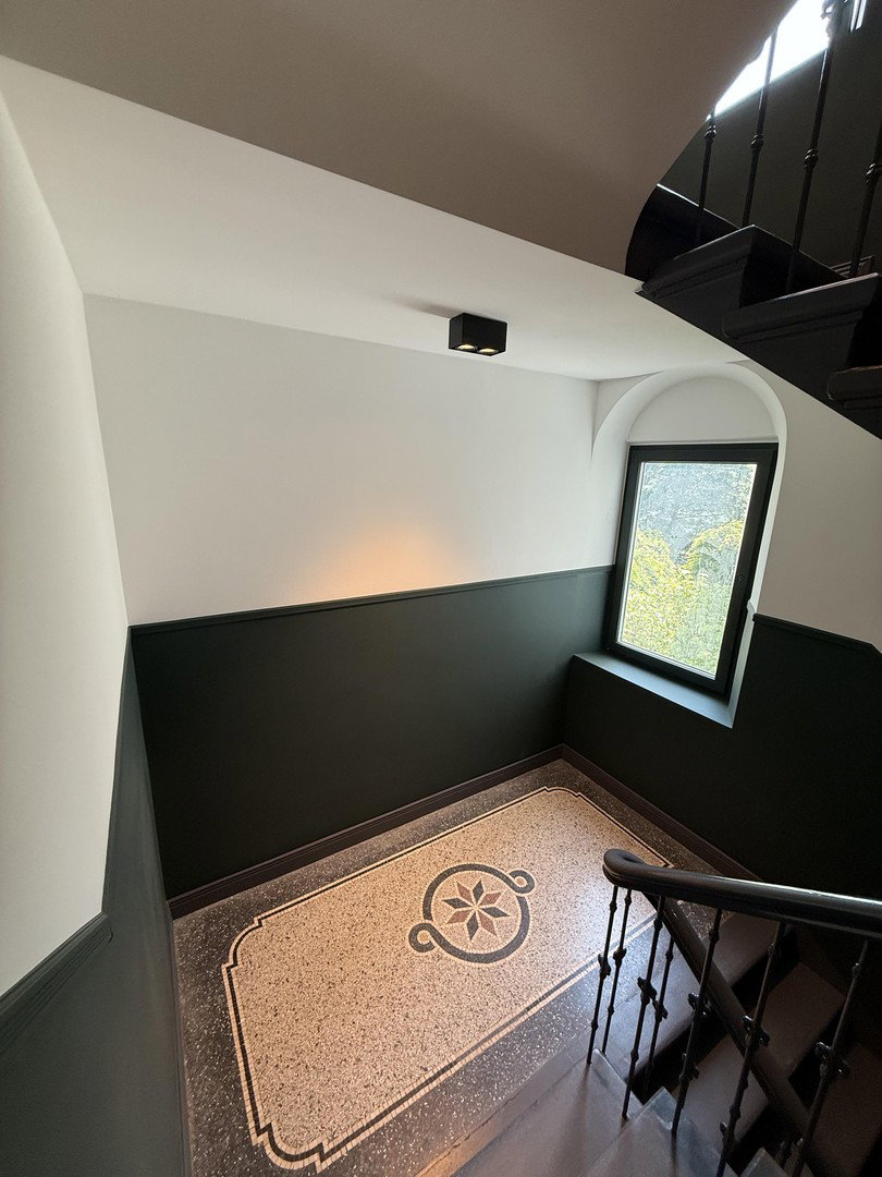 Foto 2 von 12 — DG-Rohbau mit Vision – 220 m² & genehmigter Dachterrasse, Dachsanierung notwendig