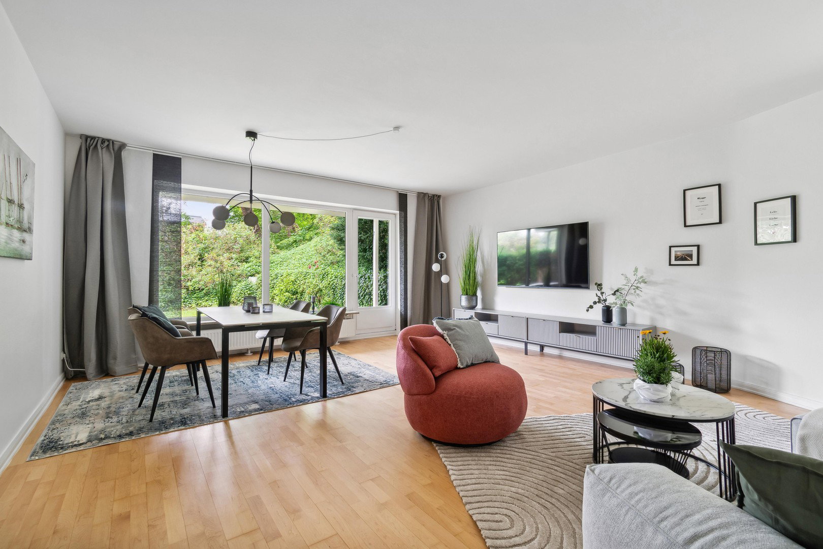 Foto 1 von 12 — Maisonette-Gartenwohnung Blankenese – 50 m zum Elbstrand, Garten & Garage, 92+70 m²