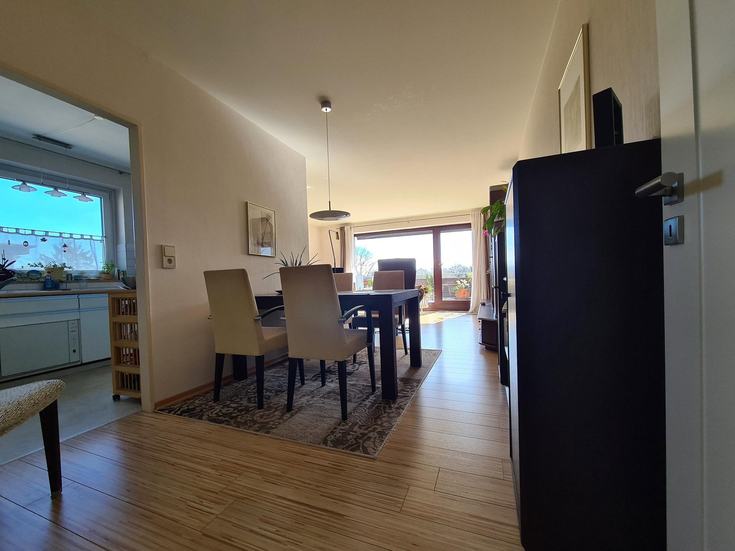 Foto 9 von 12 — 3 Zimmer plus separatem Büroraum - Naturschutzgebiet plus 1A Infrastruktur