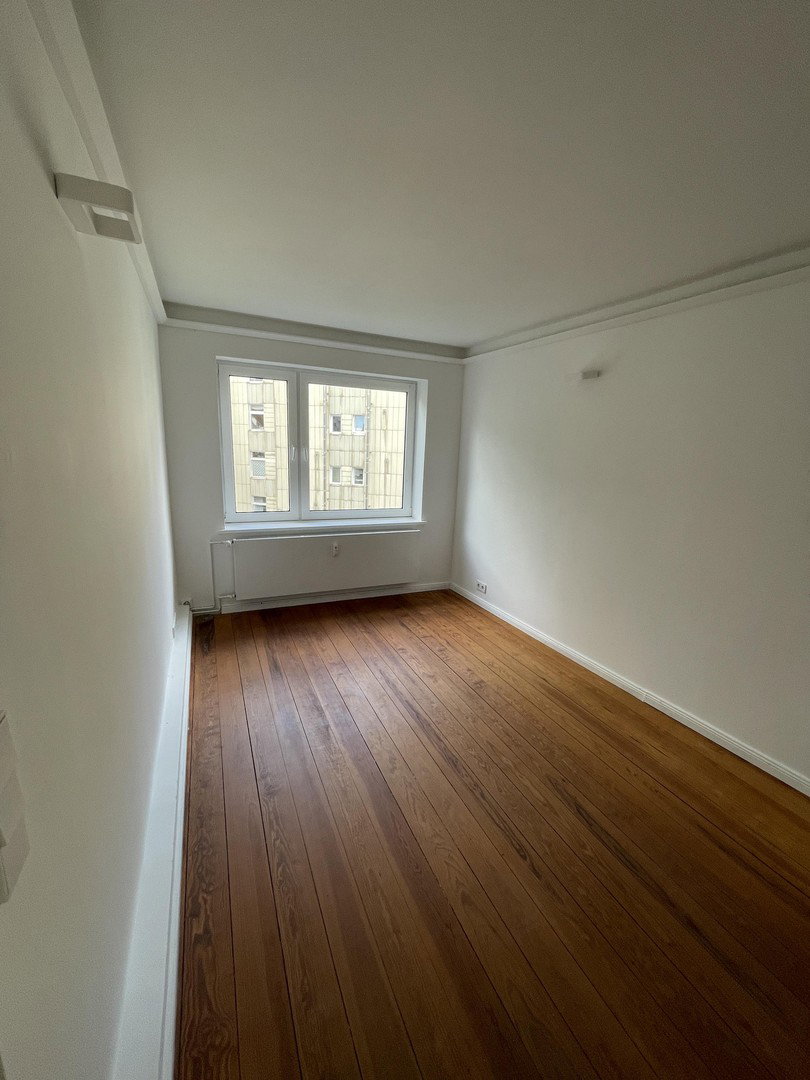 Foto 4 von 12 — Helle 2,5 Zimmerwohnung in zentraler Lage
