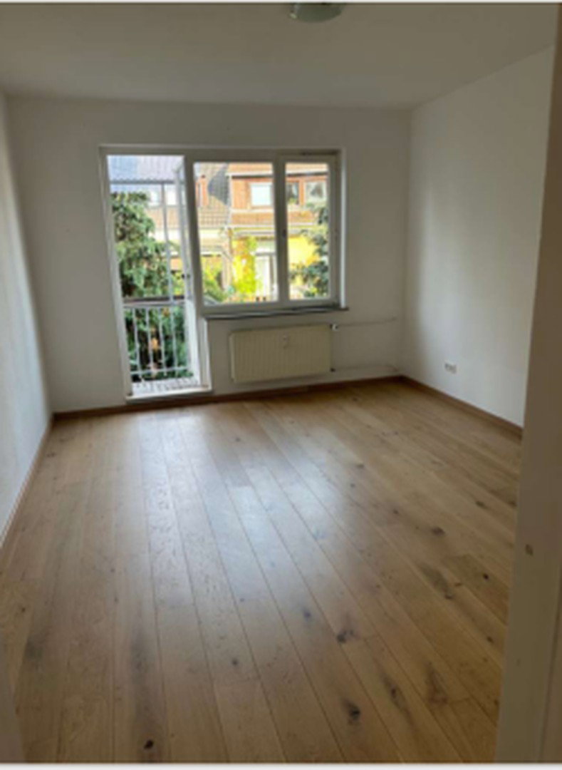 Foto 1 von 12 — Neustadt: bezugsfreie 2 Zimmer ETW mit Balkon im beliebten "Flüsseviertel" in der Bremer Neustadt
