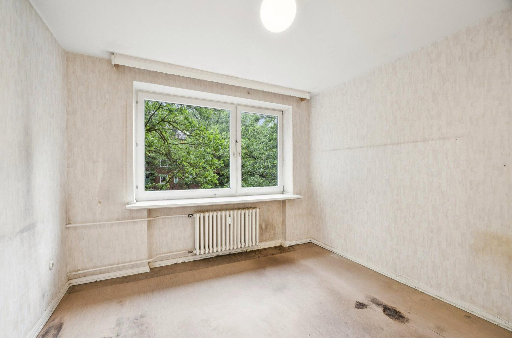 Foto 6 von 11 — Renovierungsbedürftige 3-Zimmer-Wohnung - Direkt vom Eigentümer!
