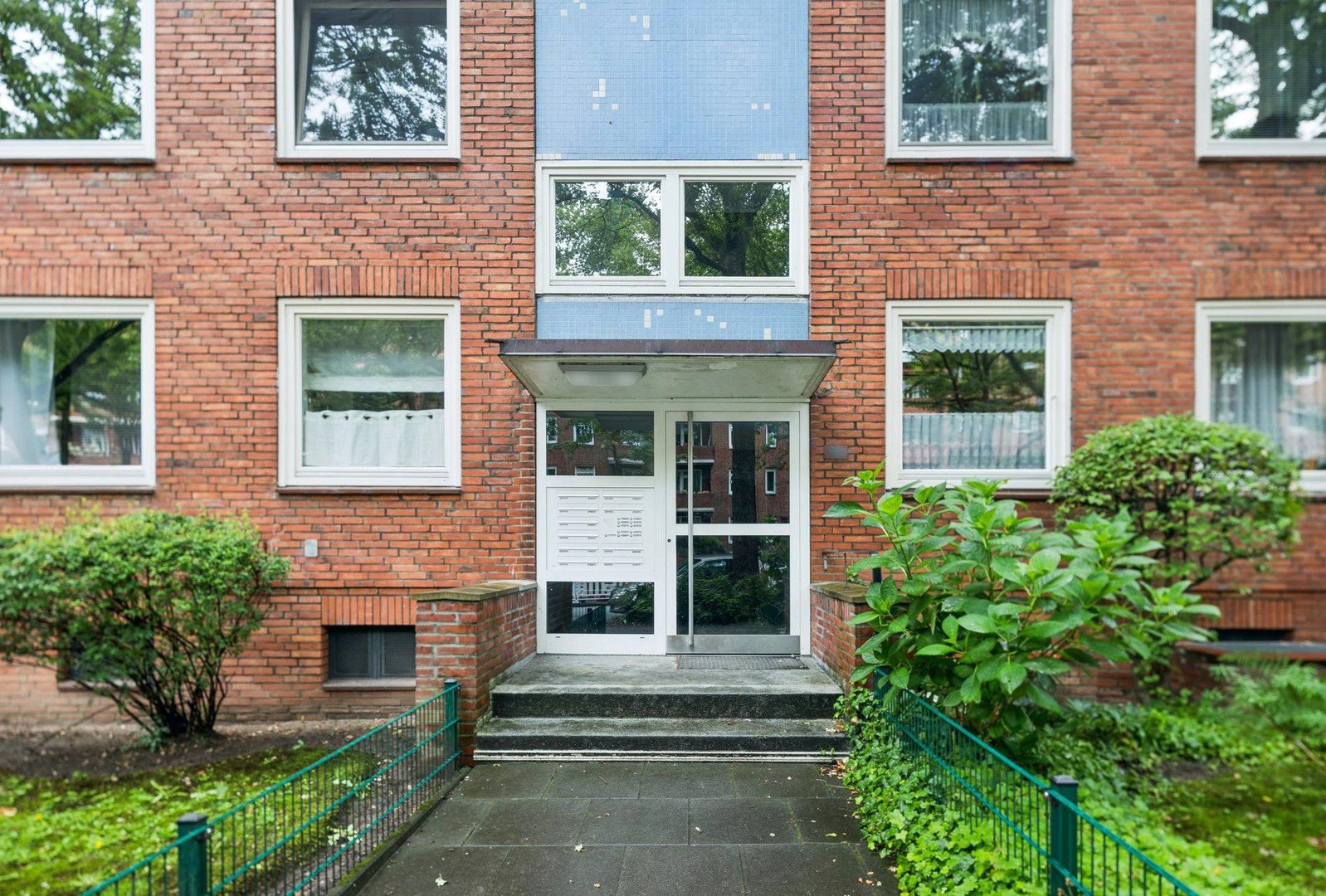 Foto 1 von 11 — Renovierungsbedürftige 3-Zimmer-Wohnung - Direkt vom Eigentümer!