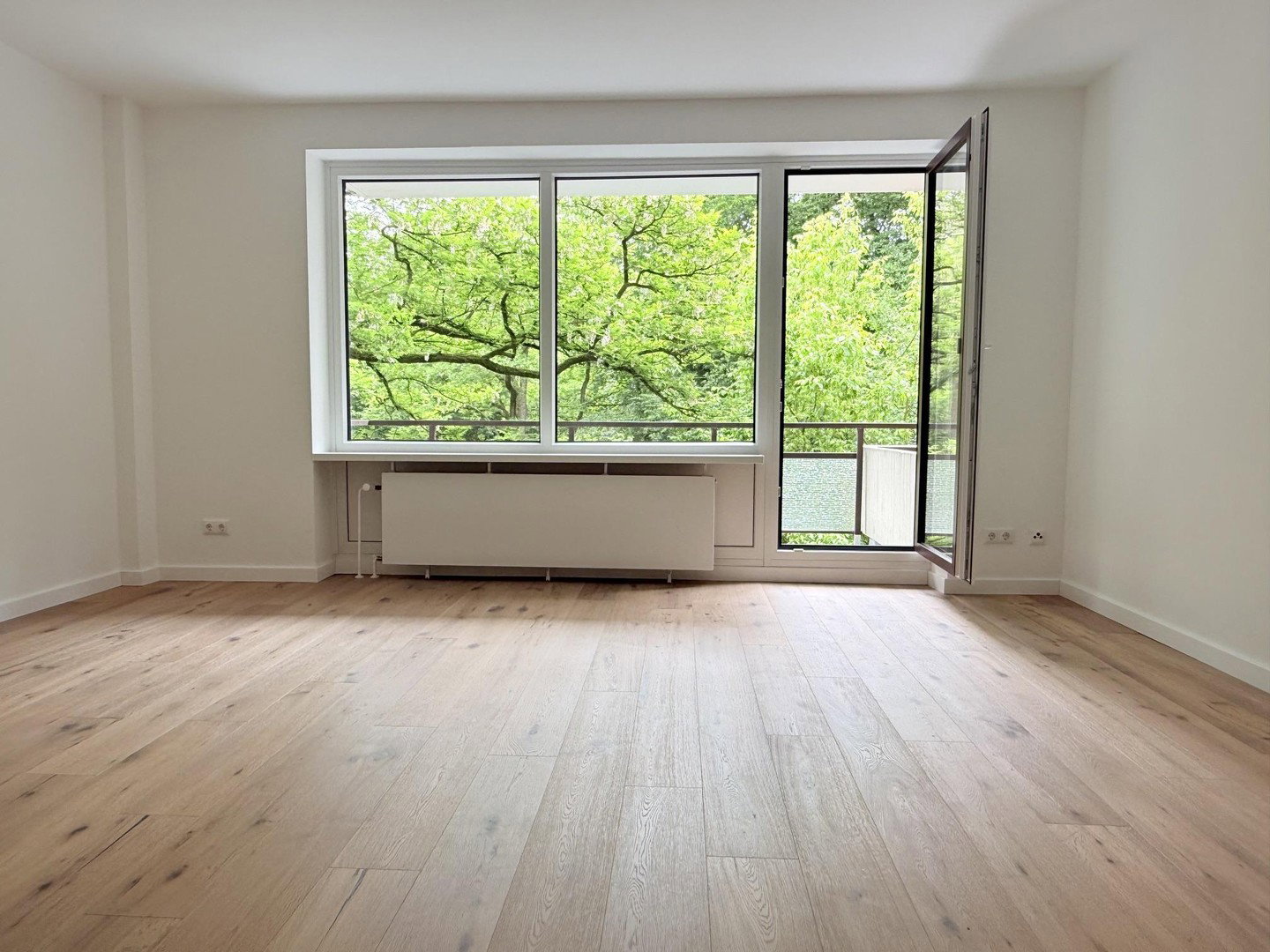 Foto 1 von 6 — Modern ausgestattete 2-Zimmer-Wohnung in zentraler Lage von HH-Rissen