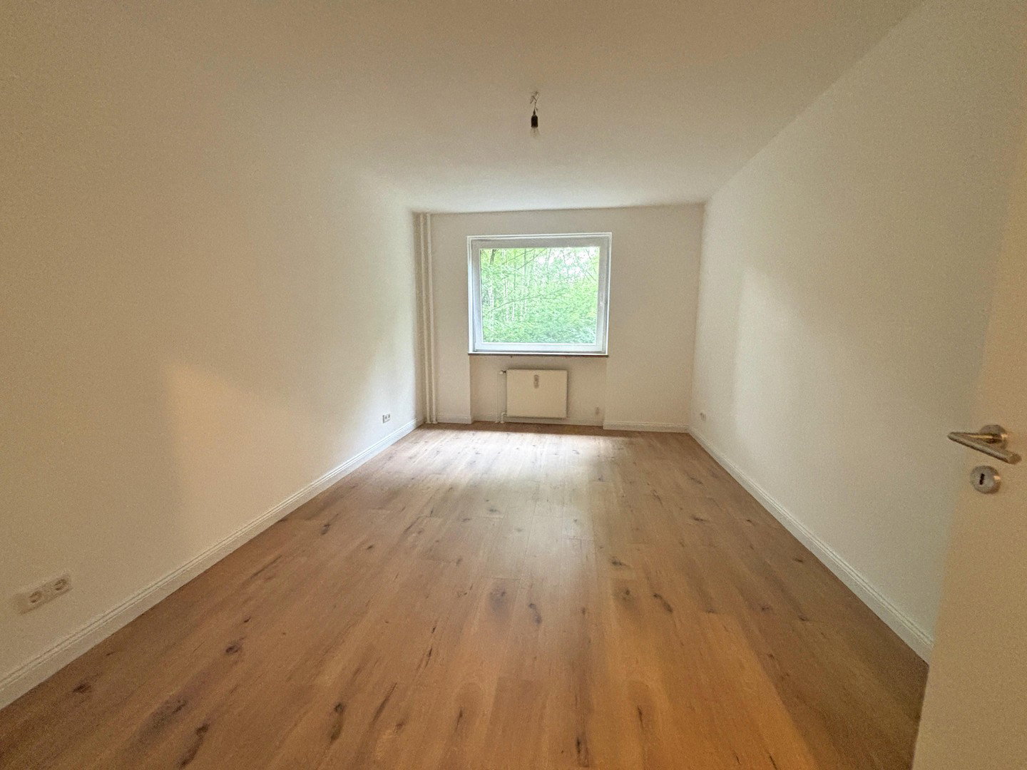 Foto 6 von 12 — Moderne 3-Zimmer ETW, Erstbezug nach Sanierung, inkl. TG-Stellplatz, ohne Courtage