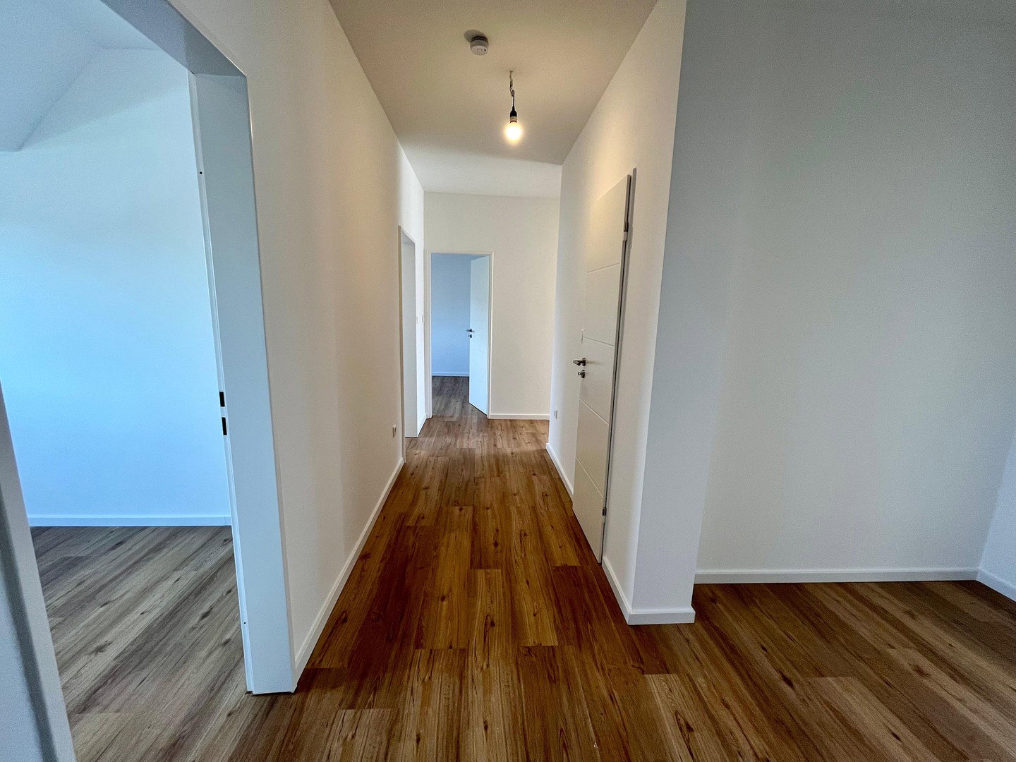 Foto 4 von 12 — Provisionsfrei: 4-Zimmer-Dachgeschosswohnung mit Südbalkon & Garagenstellplatz in Schwachhausen