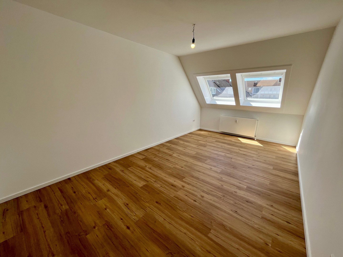 Foto 12 von 12 — Provisionsfrei: 4-Zimmer-Dachgeschosswohnung mit Südbalkon & Garagenstellplatz in Schwachhausen