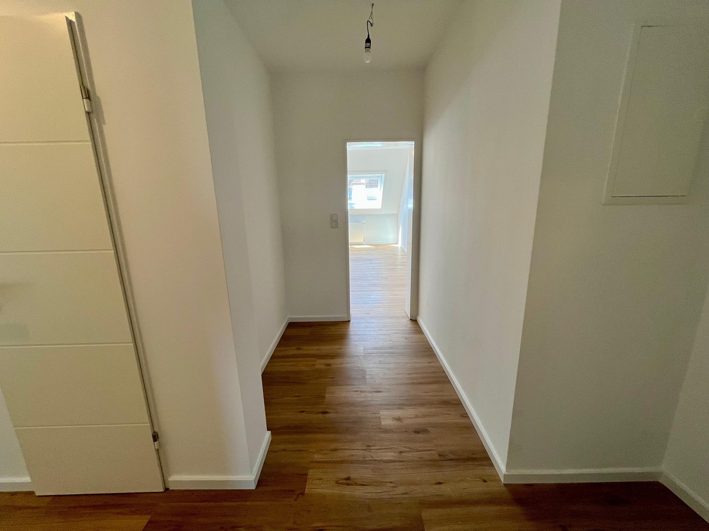 Foto 9 von 12 — Provisionsfrei: 4-Zimmer-Dachgeschosswohnung mit Südbalkon & Garagenstellplatz in Schwachhausen