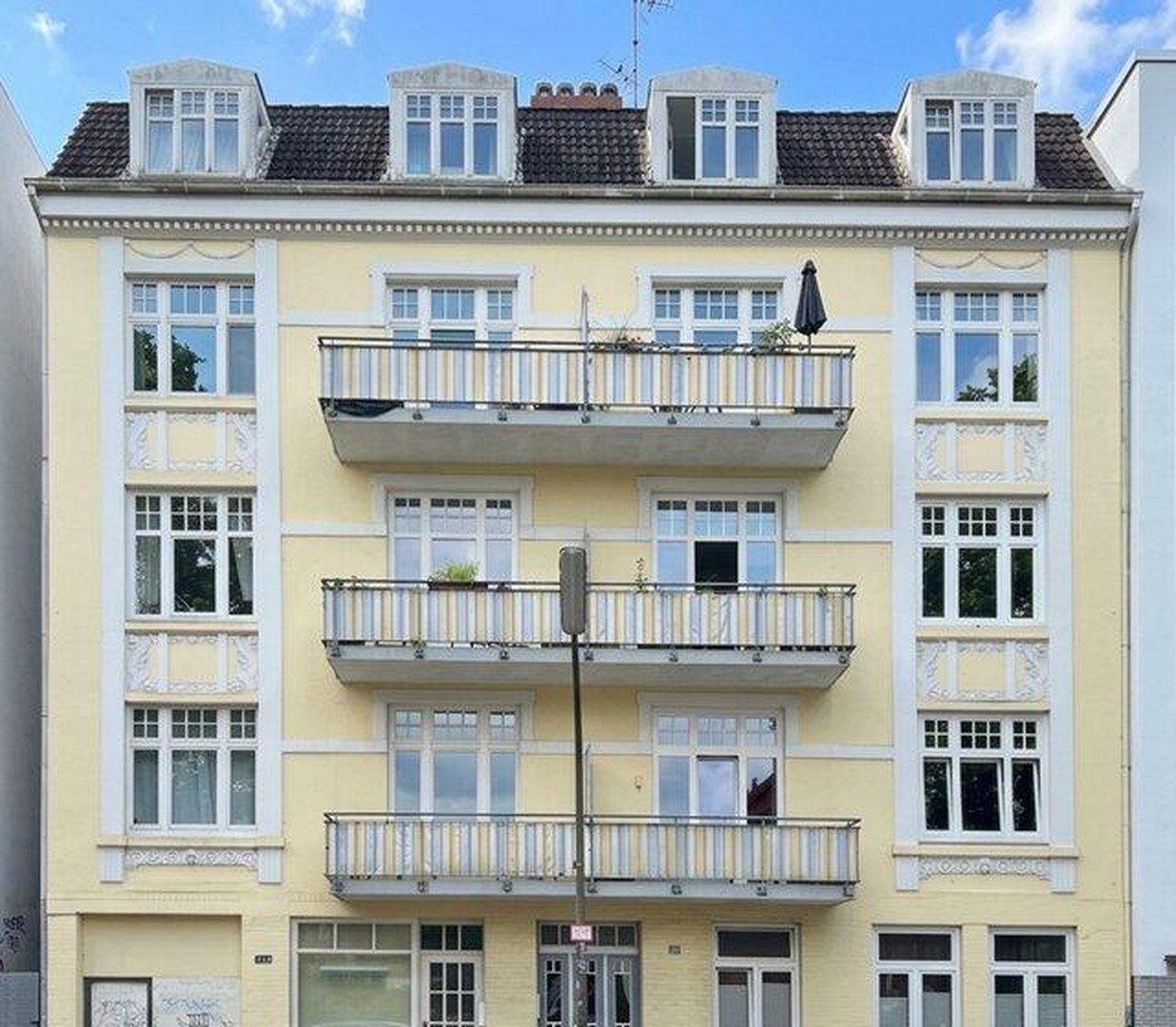 Foto 2 von 12 — Luxuriöse, modernisierte DG-Whg. mit Wintergarten und großer Terrasse mit hoher Lebensqualität