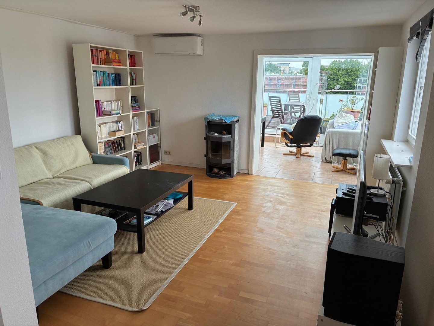 Foto 3 von 12 — Luxuriöse, modernisierte DG-Whg. mit Wintergarten und großer Terrasse mit hoher Lebensqualität