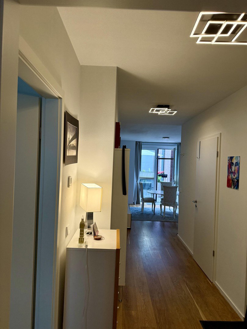 Foto 3 von 12 — Geschmackvolle Wohnung mit vier Zimmern, Balkon und Privatterrasse in HafenCity, Hamburg