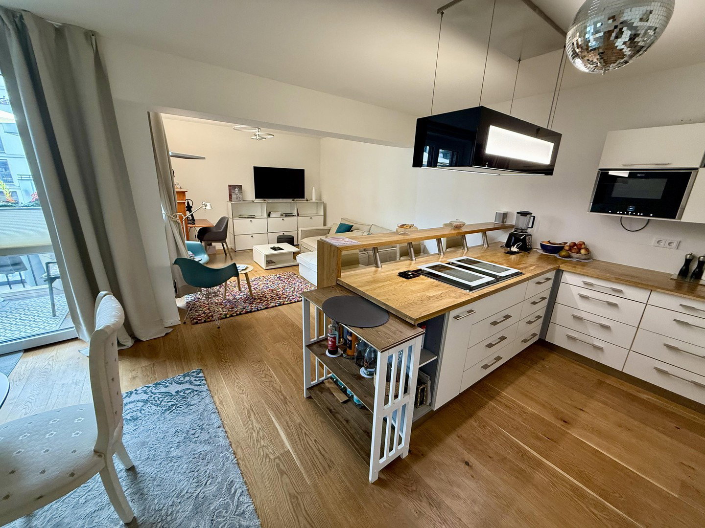 Foto 4 von 12 — Geschmackvolle Wohnung mit vier Zimmern, Balkon und Privatterrasse in HafenCity, Hamburg