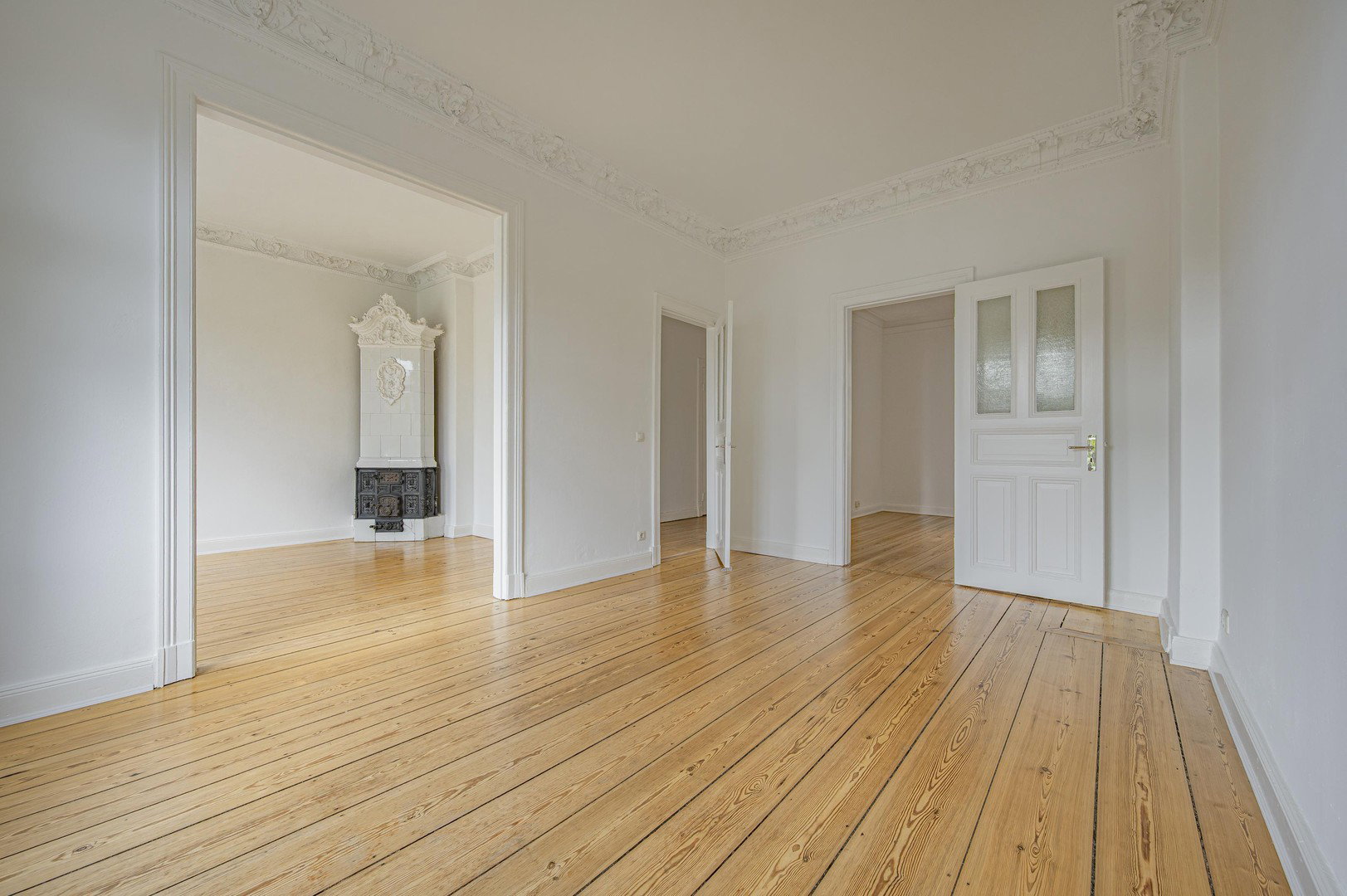 Foto 4 von 10 — Bezugsfertiger Altbau mit Süd-West-Balkon, Weitblick & Jugendstil-Charme