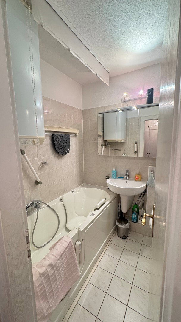 Foto 12 von 12 — 2-Zimmer Wohnung mit Balkon und Außenstellplatz