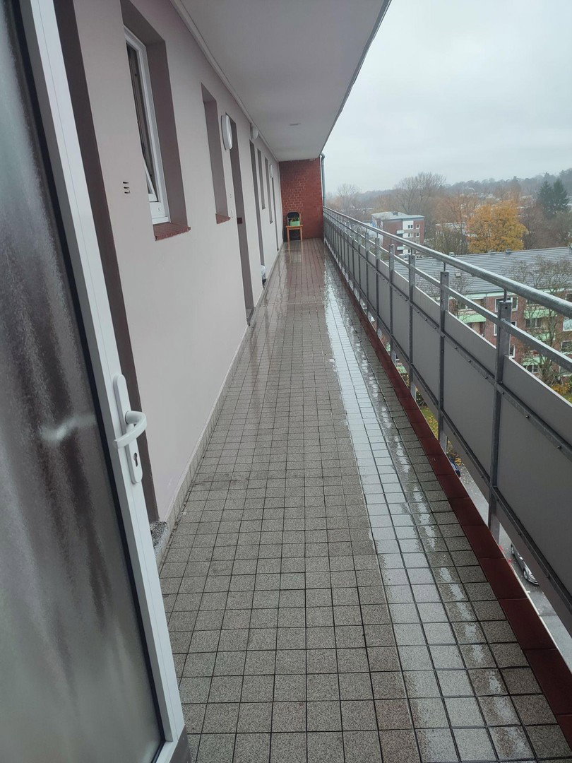 Foto 3 von 12 — 2-Zimmer Wohnung mit Balkon und Außenstellplatz