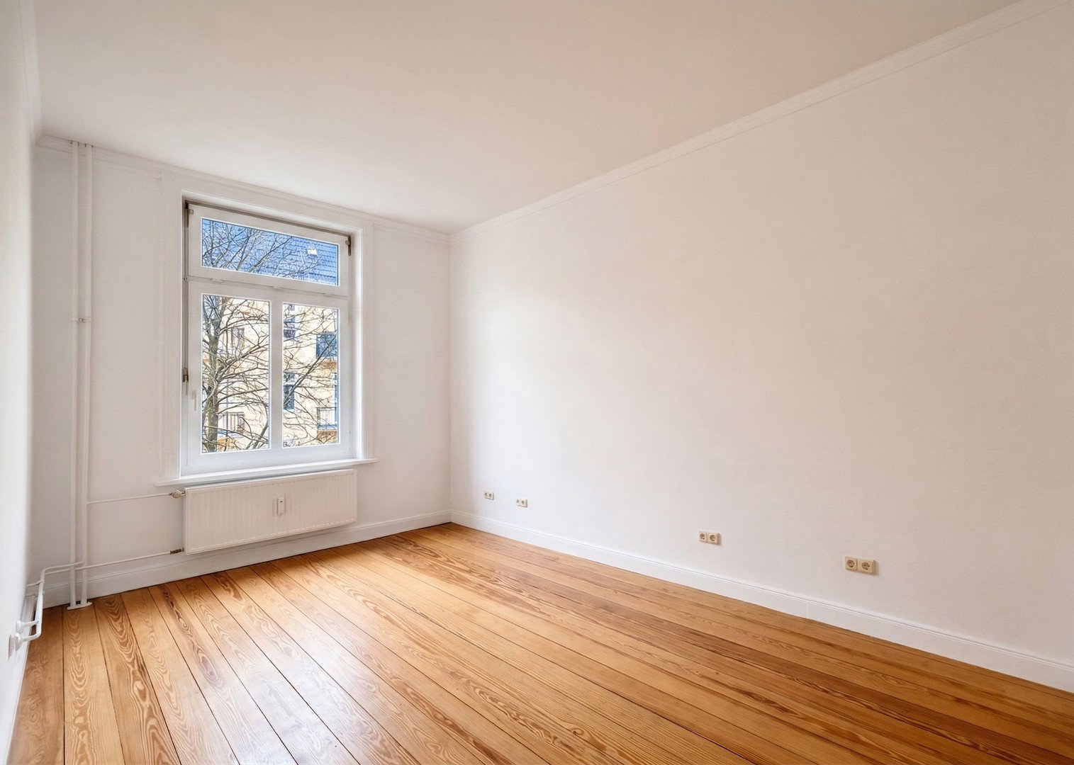 Foto 7 von 12 — 3 Zi. Altbau Eimsbüttel, modernisiert, hohe Decken, Holz-Dielen, Stuck, ca. 70qm, frei/bezugsfertig