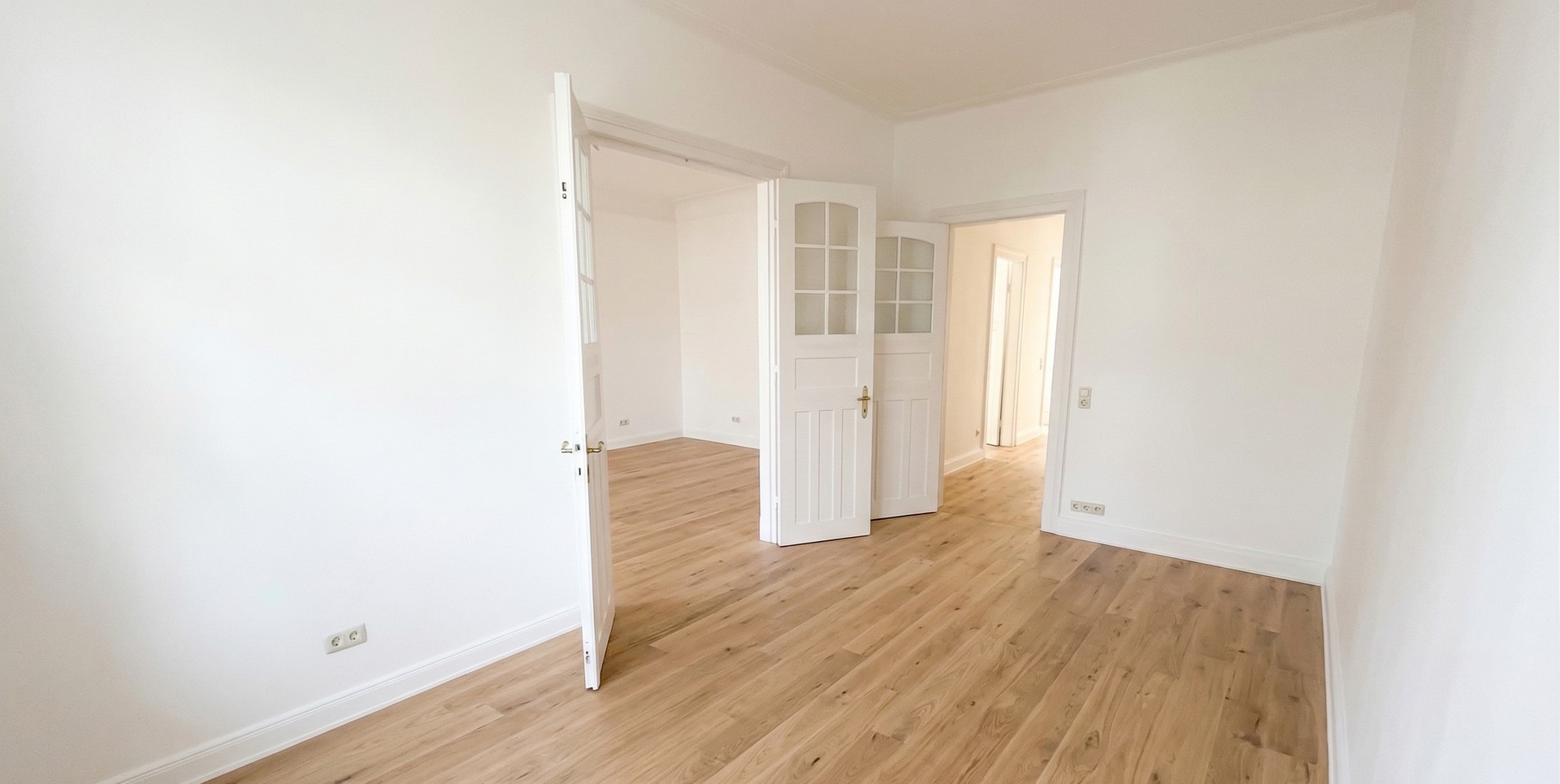Foto 8 von 12 — 3 Zi. Altbau Eimsbüttel, modernisiert, hohe Decken, Holz-Dielen, Stuck, ca. 70qm, frei/bezugsfertig