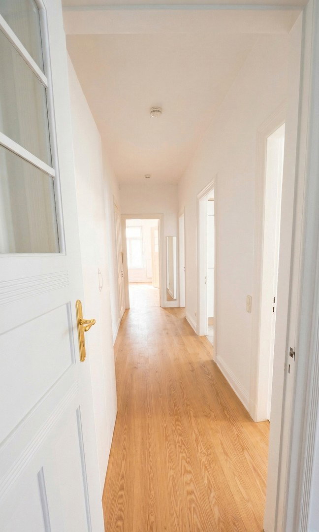 Foto 4 von 12 — 3 Zi. Altbau Eimsbüttel, modernisiert, hohe Decken, Holz-Dielen, Stuck, ca. 70qm, frei/bezugsfertig