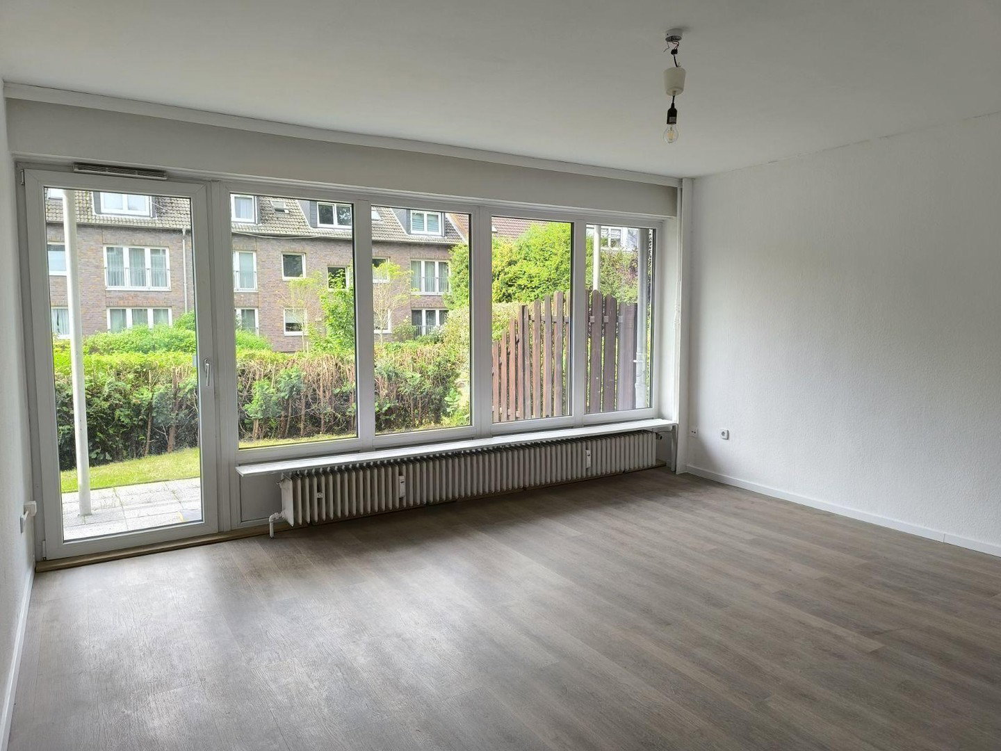Foto 7 von 12 — Frisch renovierte 3 Zi. sonnige Whg 650m vom Tibarg entfernt