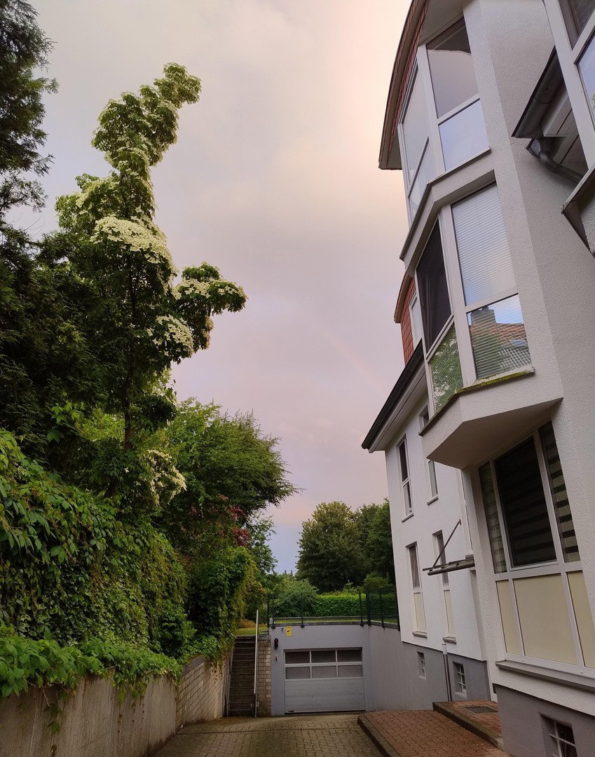 Foto 1 von 12 — Charmante 3-Zi.- Maisonettewhg, TG-Stellplatz ,Garten, Balkon in grüner Lage von Hamburg Meiendorg