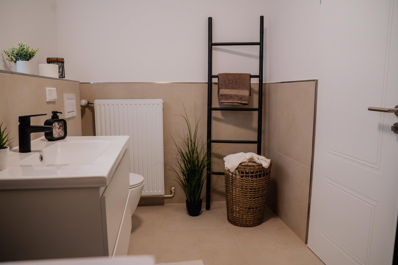 Foto 12 von 12 — DIREKT EINZIEHEN - SCHÖNE 2 ZIMMER WOHNUNG IM GRÜNEN IN BEVORZUGTER LAGE