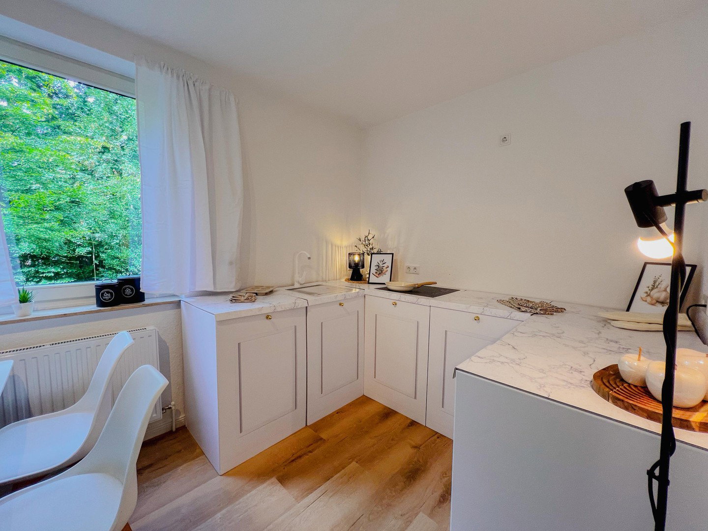 Foto 10 von 12 — DIREKT EINZIEHEN - SCHÖNE 2 ZIMMER WOHNUNG IM GRÜNEN IN BEVORZUGTER LAGE