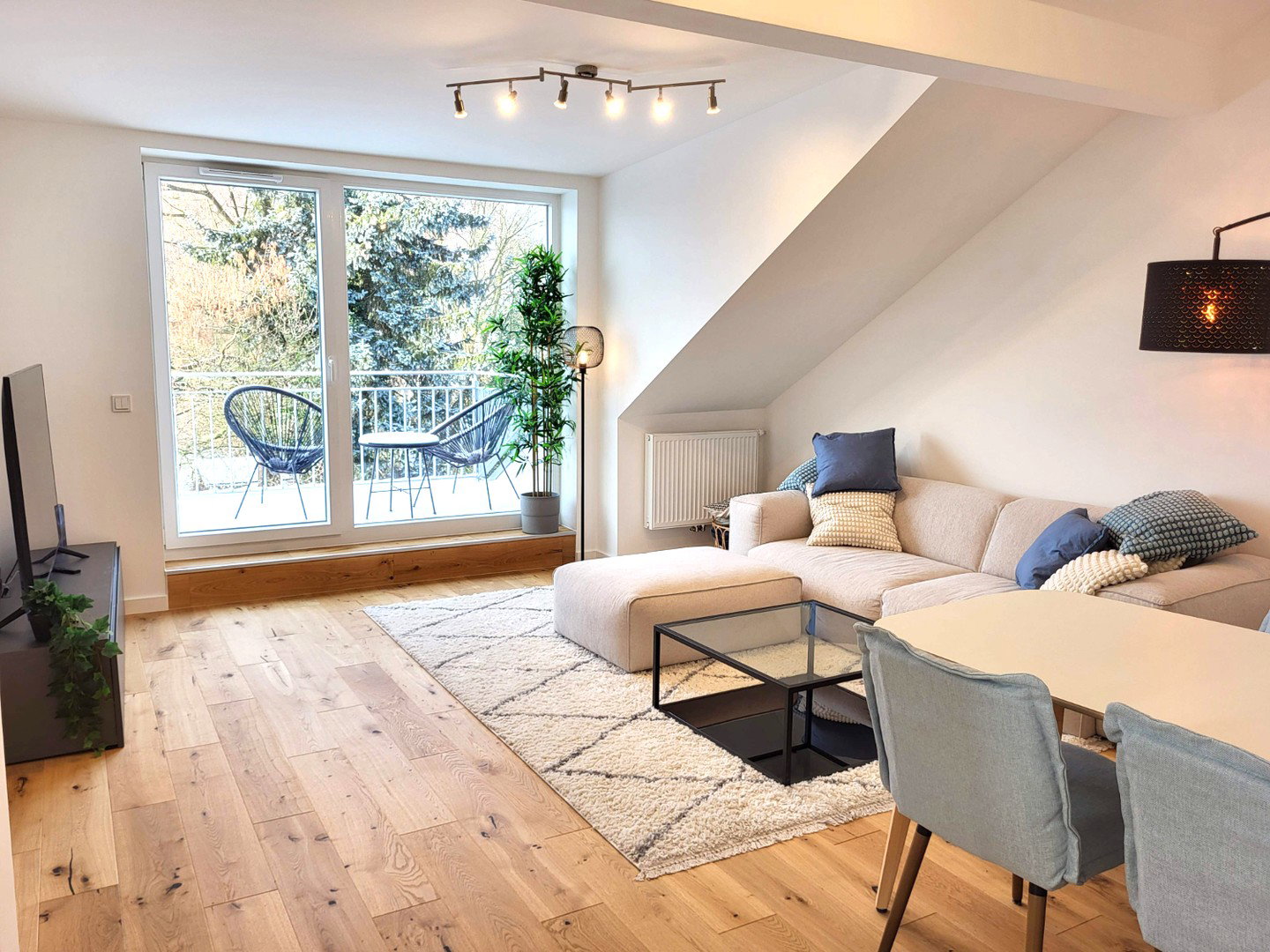 Foto 3 von 11 — Moderne 2-Zimmer-Wohnung mit Südwest-Balkon in Hamburg-Marienthal
