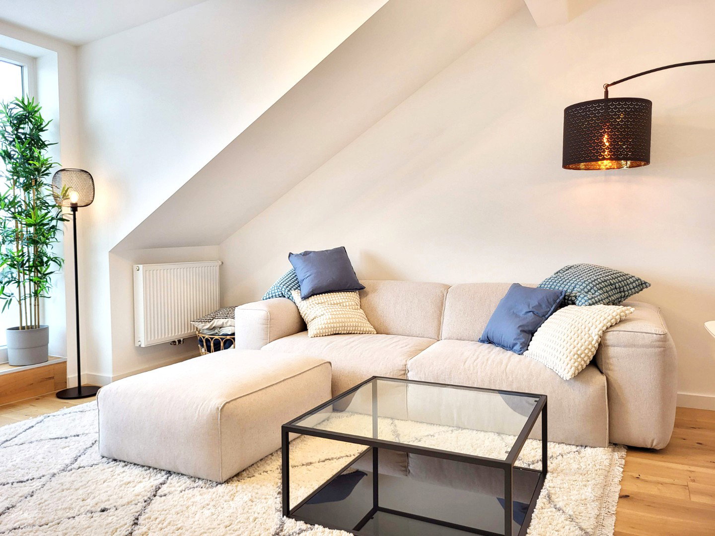 Foto 1 von 11 — Moderne 2-Zimmer-Wohnung mit Südwest-Balkon in Hamburg-Marienthal