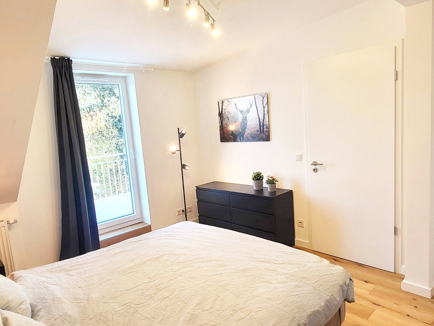 Foto 4 von 11 — Moderne 2-Zimmer-Wohnung mit Südwest-Balkon in Hamburg-Marienthal