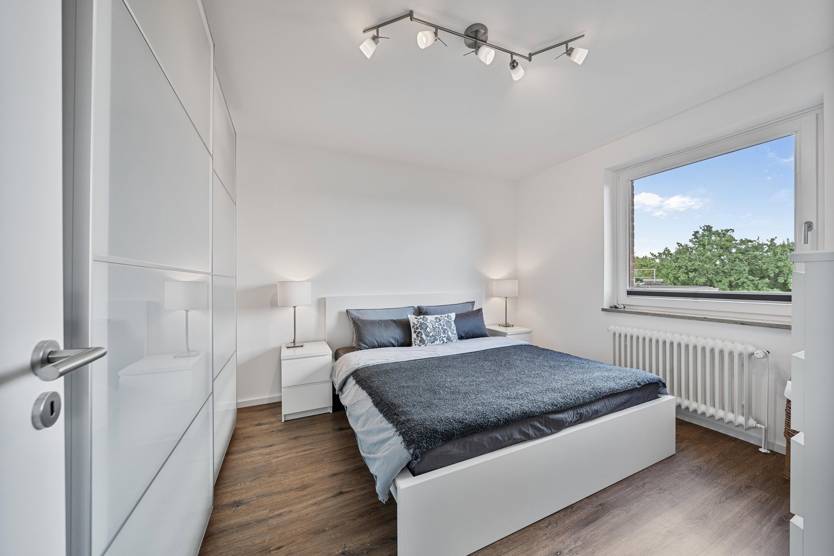 Foto 7 von 12 — Moderne Endetagenwohnung mit Aufzug im Herzen Rahlstedts