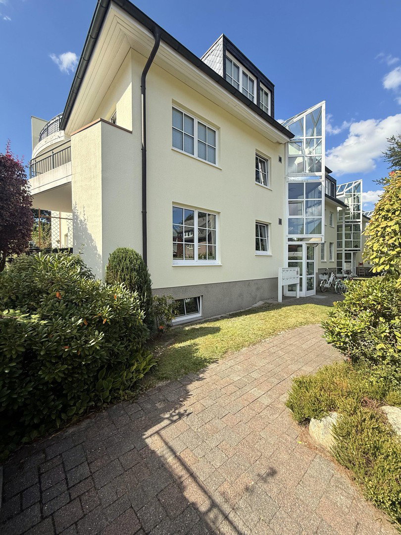 Foto 2 von 12 — Großzügige Maisonette mit ca. 90 m² Grundfläche – Balkon, TG & ruhige Spielstraße in Niendorf