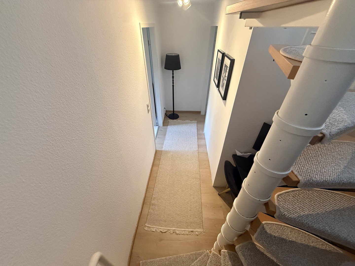 Foto 12 von 12 — Großzügige Maisonette mit ca. 90 m² Grundfläche – Balkon, TG & ruhige Spielstraße in Niendorf