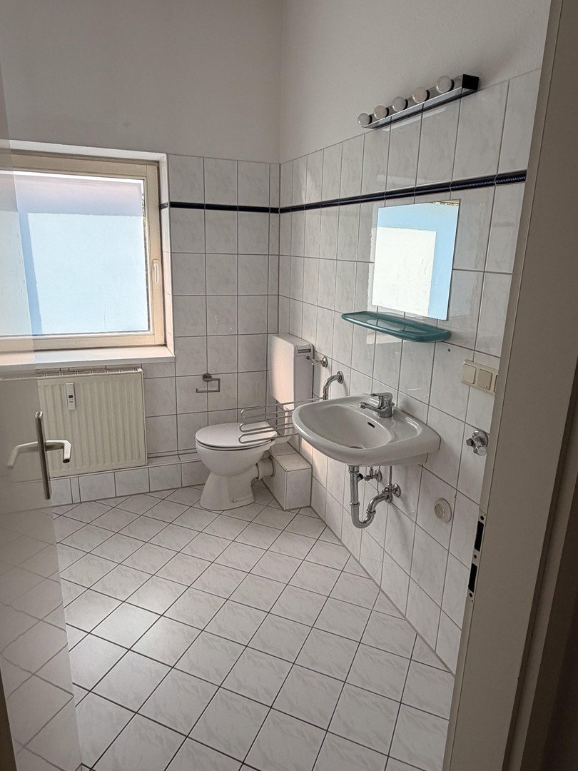 Foto 6 von 10 — 1-Zimmer - Dachgeschosswohnung in zentraler Lage zum Verkauf von Privat