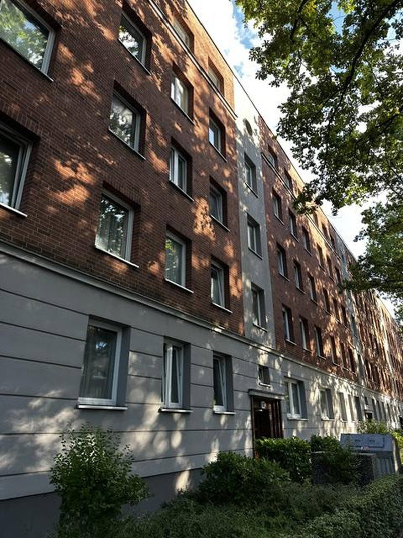 Foto 2 von 10 — 1-Zimmer - Dachgeschosswohnung in zentraler Lage zum Verkauf von Privat