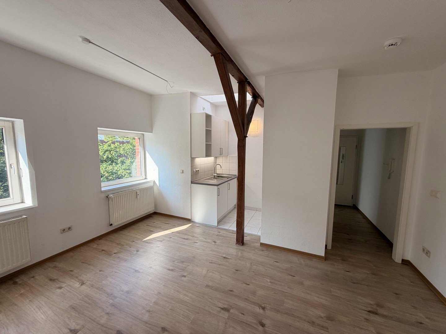 Foto 3 von 10 — 1-Zimmer - Dachgeschosswohnung in zentraler Lage zum Verkauf von Privat
