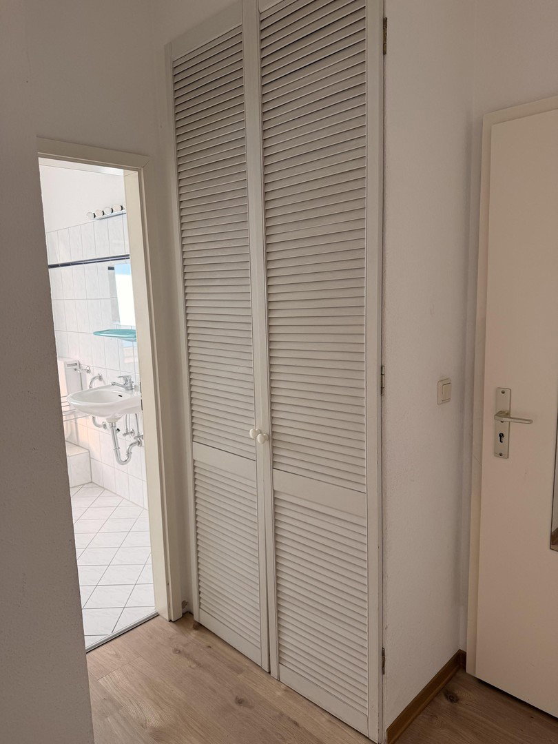 Foto 8 von 10 — 1-Zimmer - Dachgeschosswohnung in zentraler Lage zum Verkauf von Privat