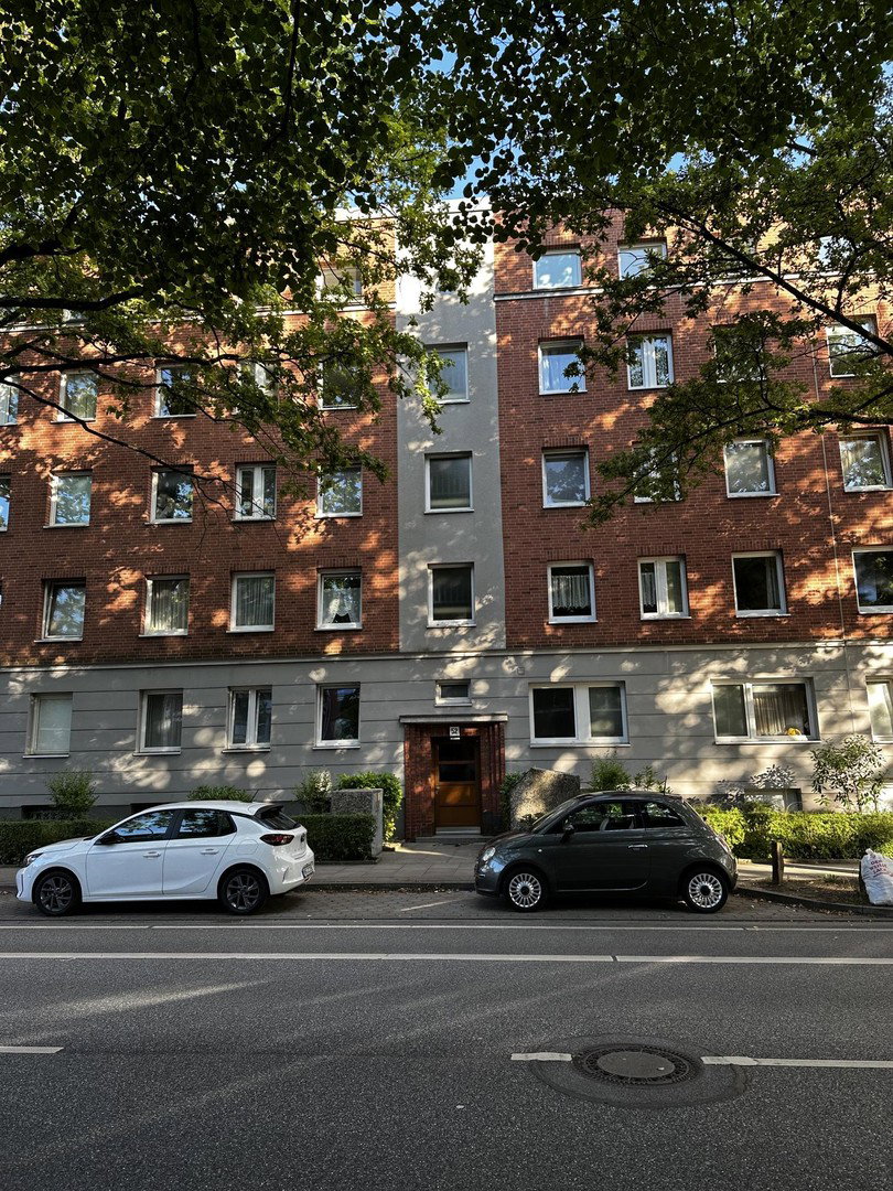 Foto 1 von 10 — 1-Zimmer - Dachgeschosswohnung in zentraler Lage zum Verkauf von Privat