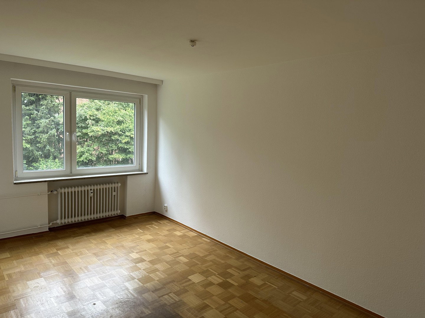 Foto 12 von 12 — Helle 2,5 Zimmer Wohnung mit großem Balkon in Stadtpark-Nähe