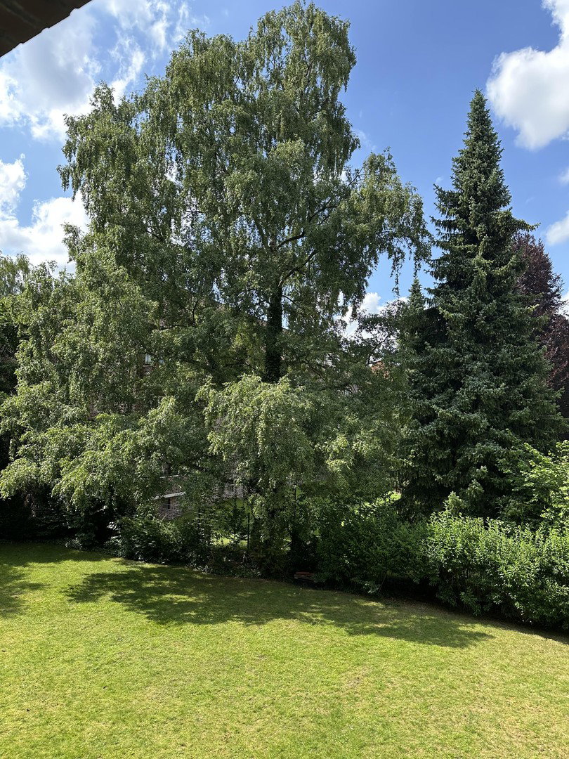 Foto 1 von 12 — Helle 2,5 Zimmer Wohnung mit großem Balkon in Stadtpark-Nähe