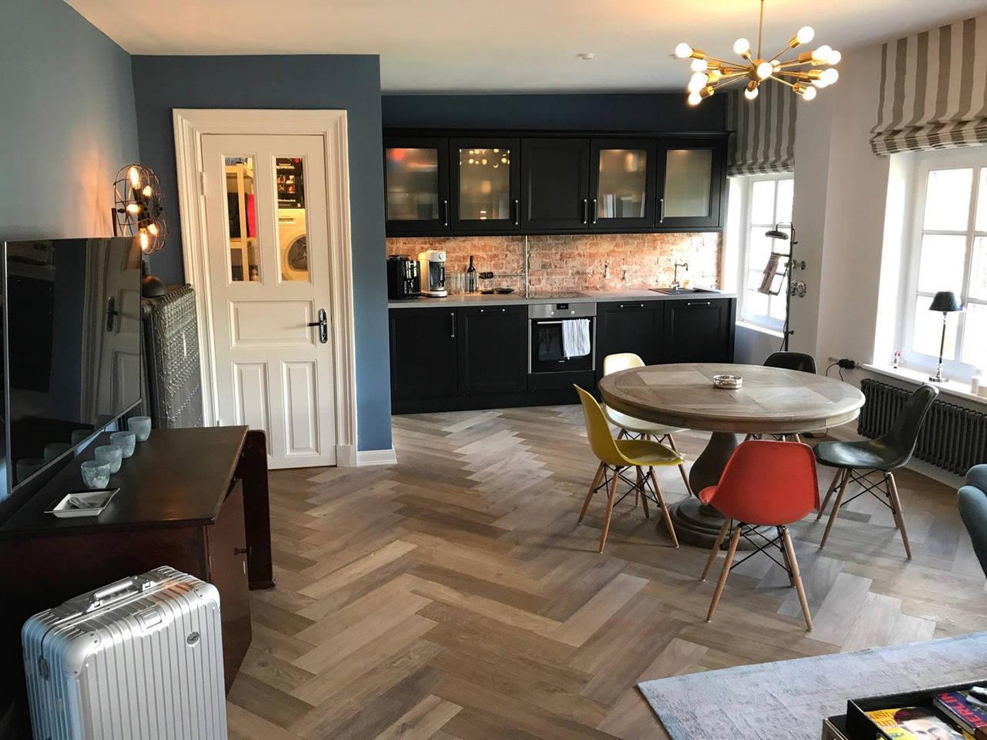 Foto 2 von 12 — Luxus Studio-Loft Harvesterhude Löffelfertig möbliert zum Verkauf