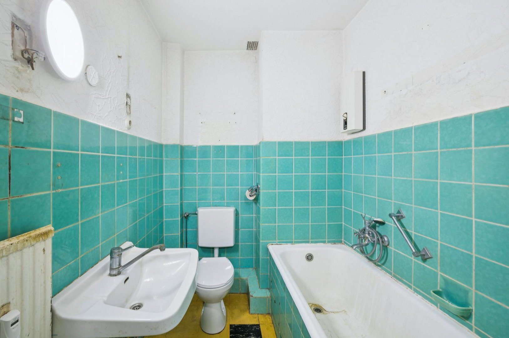 Foto 4 von 10 — 3-Zimmer-Wohnung mit Renovierungsbedarf aus Nachlass zu verkaufen