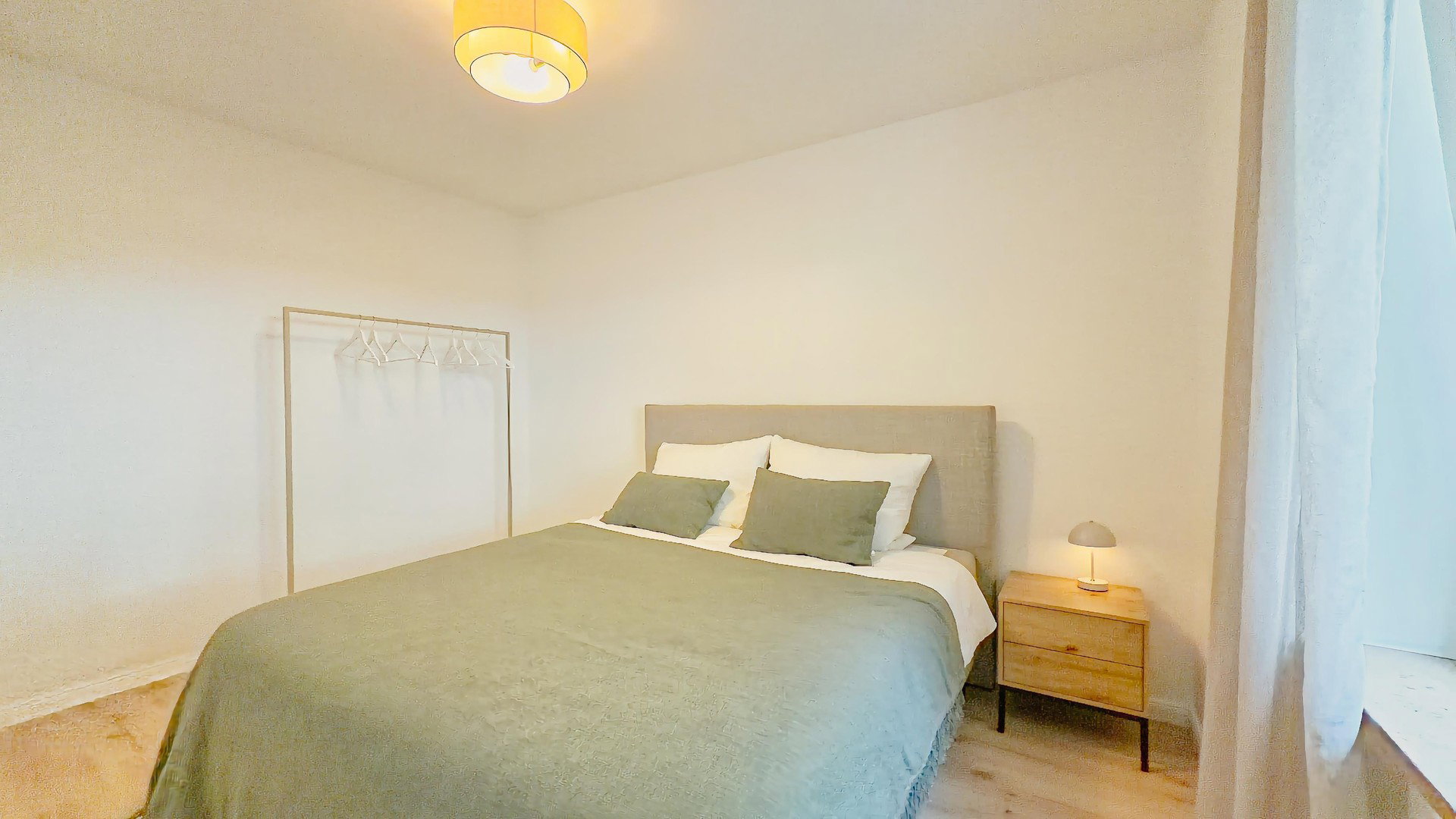 Foto 3 von 5 — Erstbezug nach Renovierung - 2-Zimmer-Wohnung mit Balkon in Lokstedt – provisionsfrei vom Eigentümer