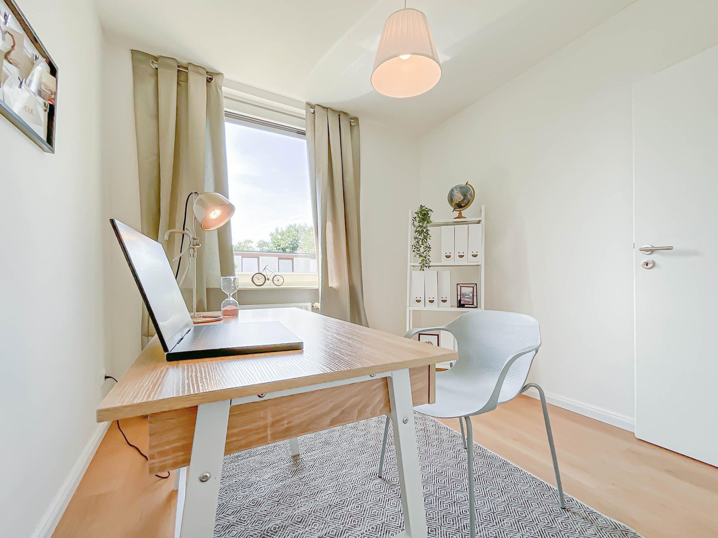 Foto 7 von 10 — Modernes Wohnen auf zwei Ebenen – großzügiges Zuhause in Hamburg-Schnelsen