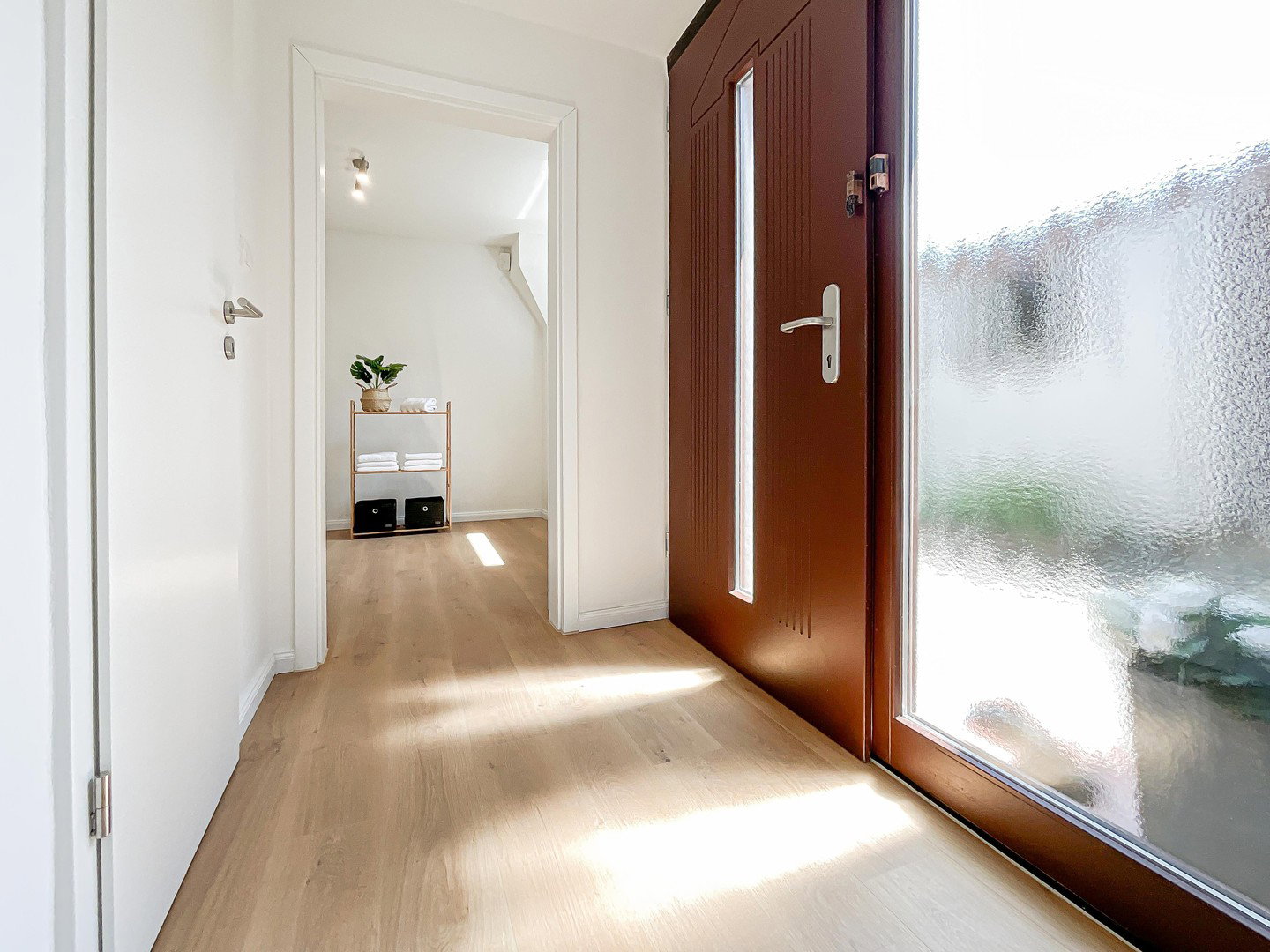 Foto 2 von 10 — Modernes Wohnen auf zwei Ebenen – großzügiges Zuhause in Hamburg-Schnelsen