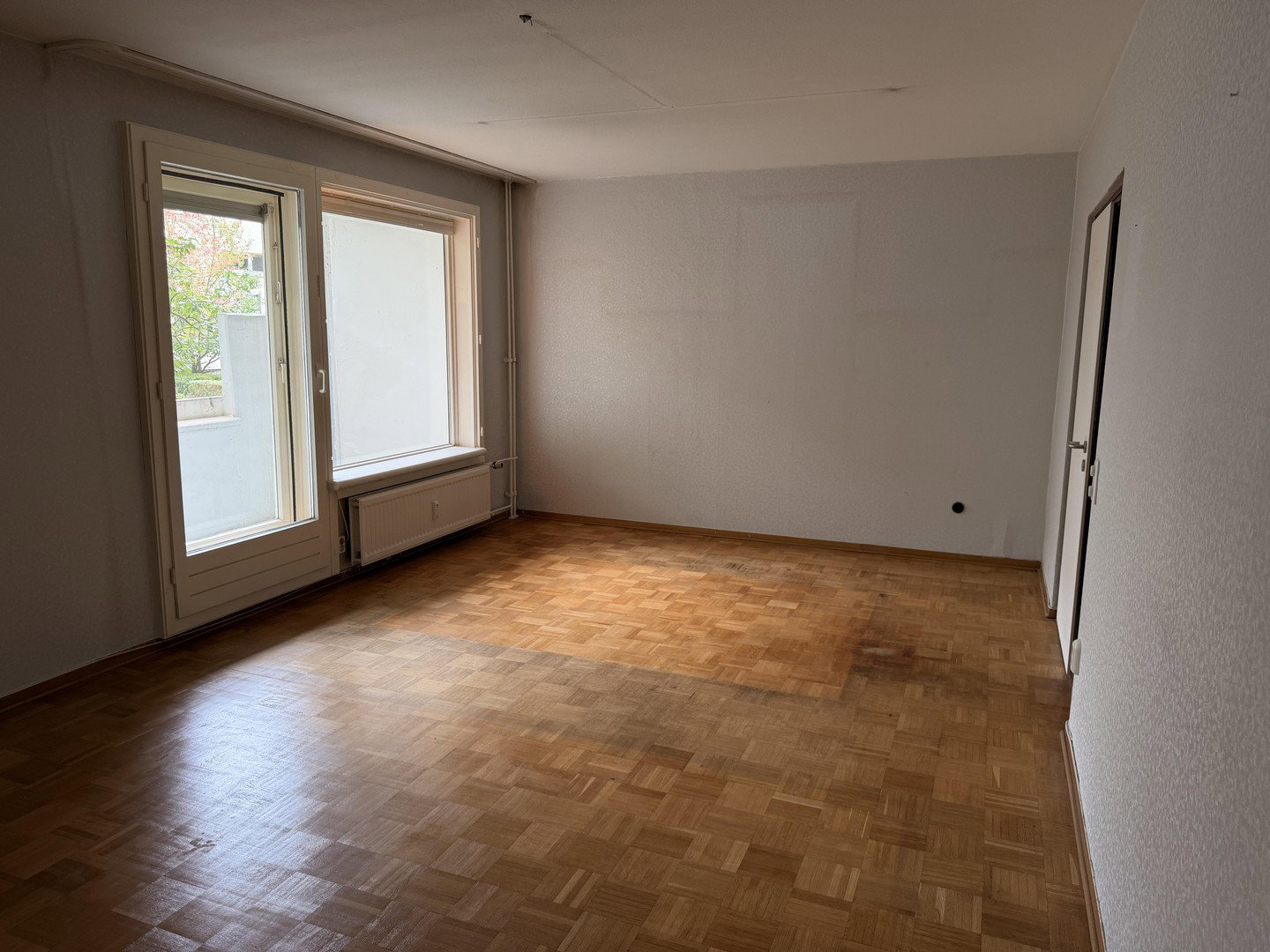 Foto 5 von 12 — Viel Raum für eigene Ideen: 4 Zimmer mit Westloggia – courtagefrei in Hummelsbüttel