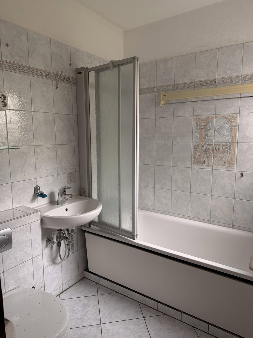 Foto 10 von 12 — Viel Raum für eigene Ideen: 4 Zimmer mit Westloggia – courtagefrei in Hummelsbüttel