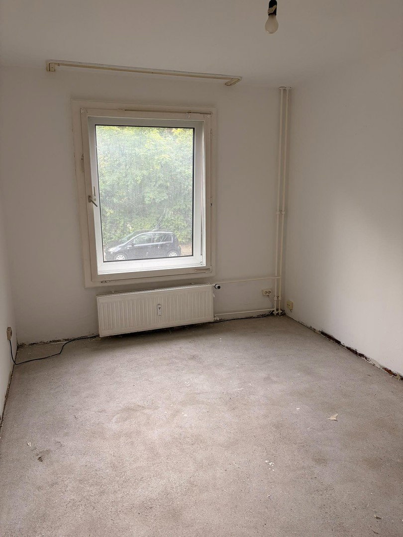 Foto 11 von 12 — Viel Raum für eigene Ideen: 4 Zimmer mit Westloggia – courtagefrei in Hummelsbüttel