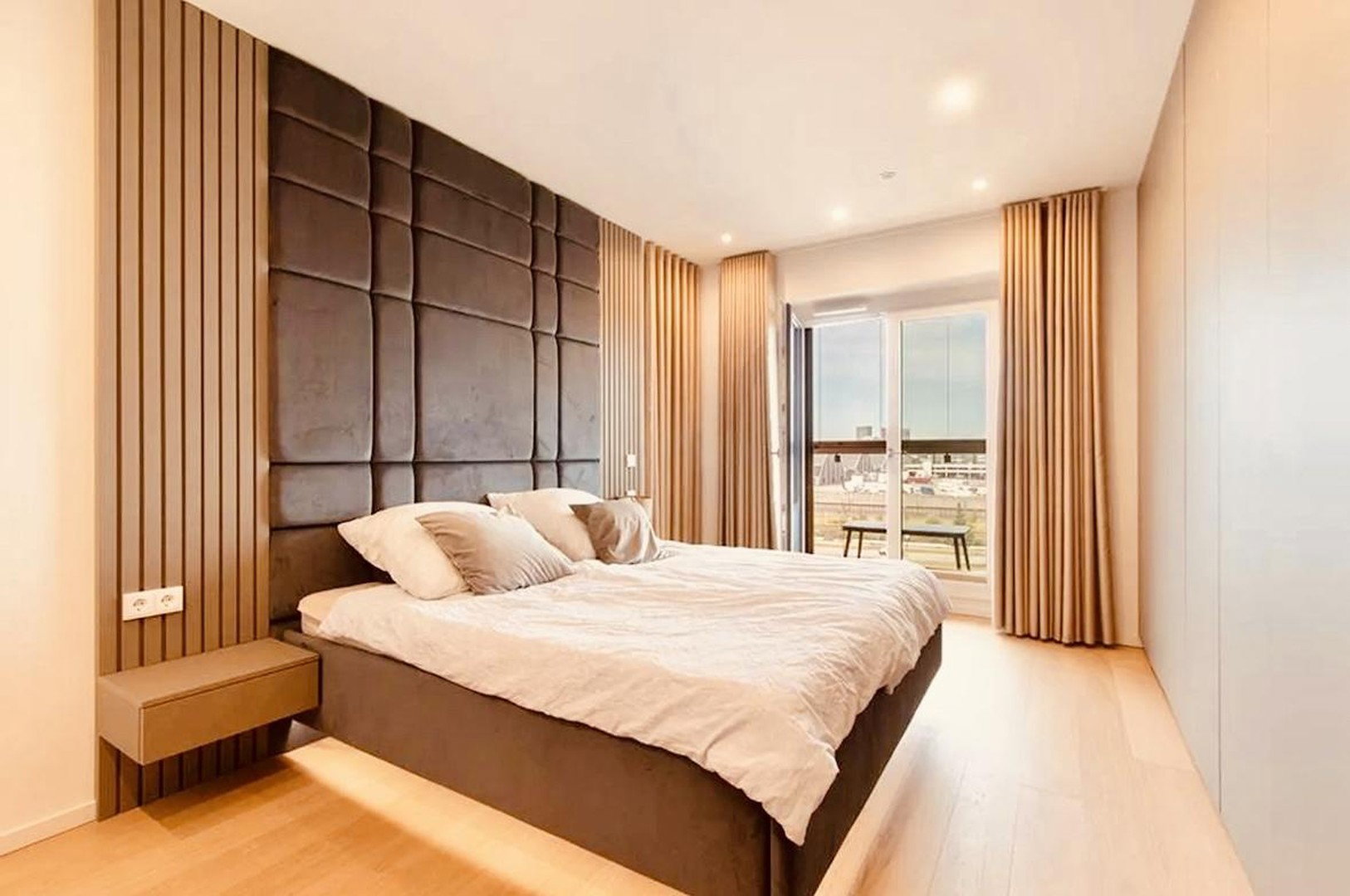 Foto 8 von 12 — HafenCity | Erste Elbreihe | Elbphilharmonie-Panorama | 128 m² | 4 Zimmer | 20 m² Terrasse