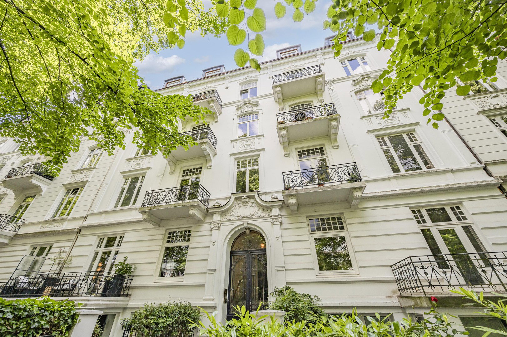 Foto 4 von 12 — Rarität: Luxussanierter Altbau mit Traumgarten, 3 Terrassen & absoluter Ruhe