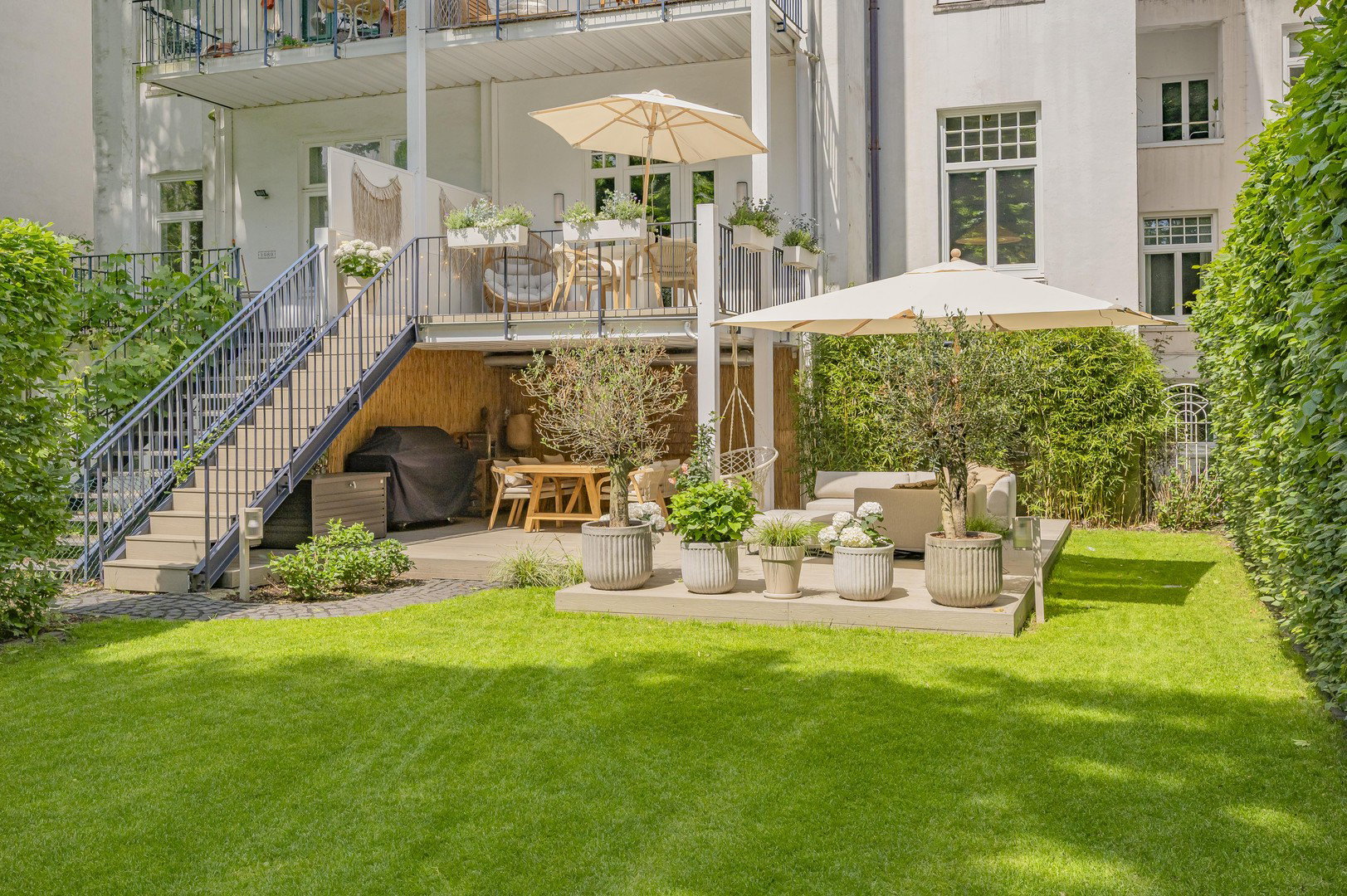 Foto 1 – Rarität: Luxussanierter Altbau mit Traumgarten, 3 Terrassen & absoluter Ruhe